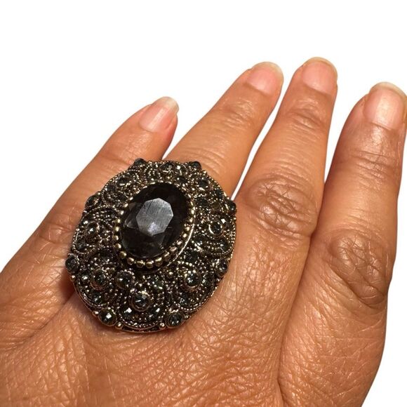 Fashion Jewelry Black Stone rose gold tone statement Ring size 8 - Picture 1 of 6